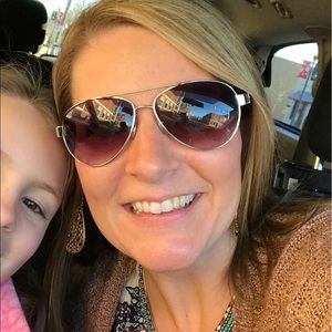 Meet your Posher, Andrea